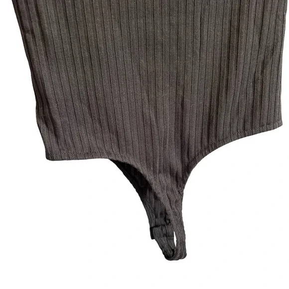 ASTR Nola Ribbed Knit Off the Shoulder Bodysuit S - Picture 9 of 9